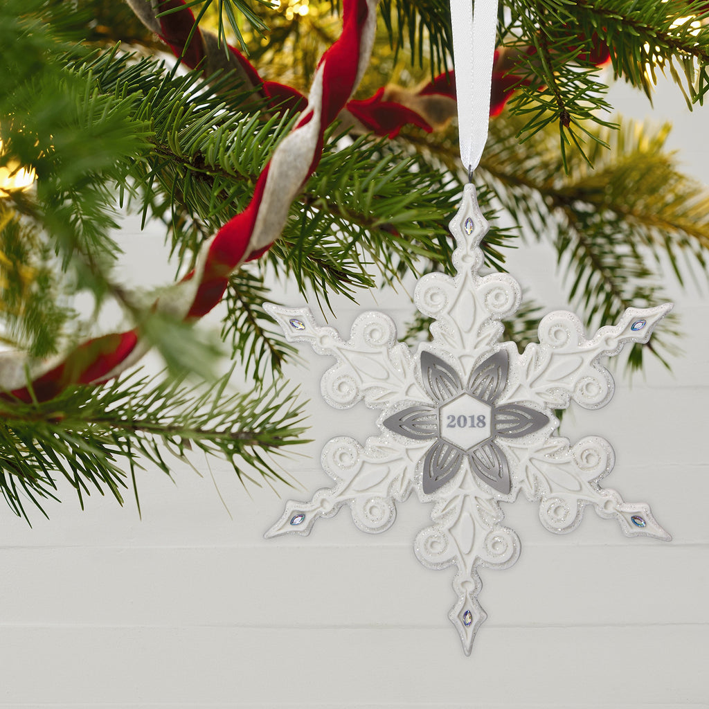 Porcelain Snowflake Christmas Ornament R151